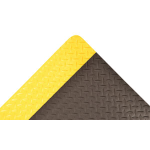 Wearwell Diamond-Plate SpongeCote Anti-fatigue Mat - Black w/Yellow